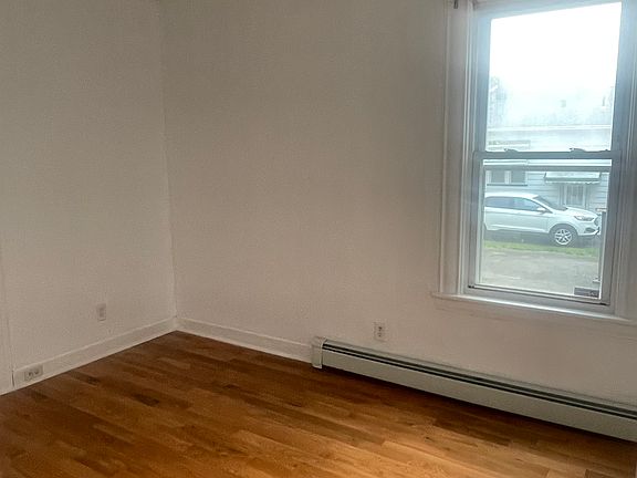 3rd image of 89 Franklin Ave #1