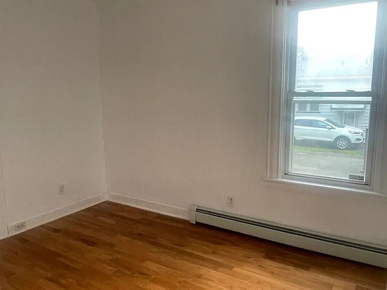 89 Franklin Ave #1 — Photo 3