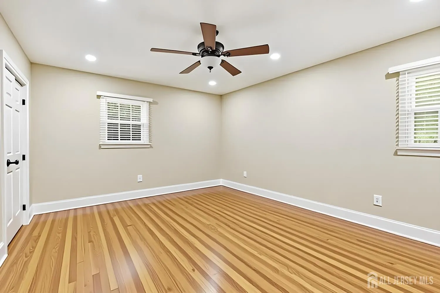 4 bed, 1.5 bath, $4,200 — Photo 3