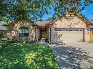 2837 N Remington Dr, Angleton, TX 77515