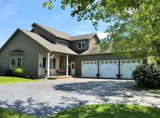 9210 Bentley Ln, Spring Grove, IL 60081