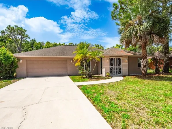2596 River Reach DR, NAPLES, FL 34104