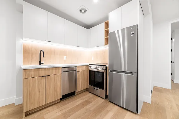 Rented by Twin Group | media 32