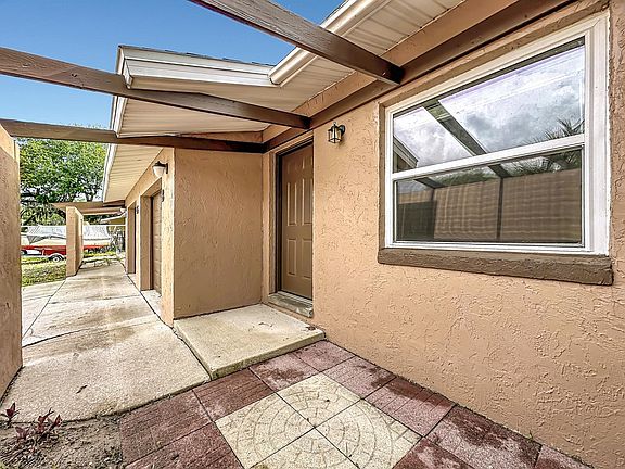 3rd image of 15 Atlantic Oaks Cir