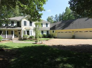 77 Eagle Point Rd, Lancaster, VA 22503