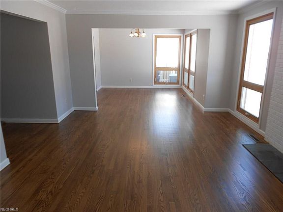 5th image of 3204 Fairview Ave