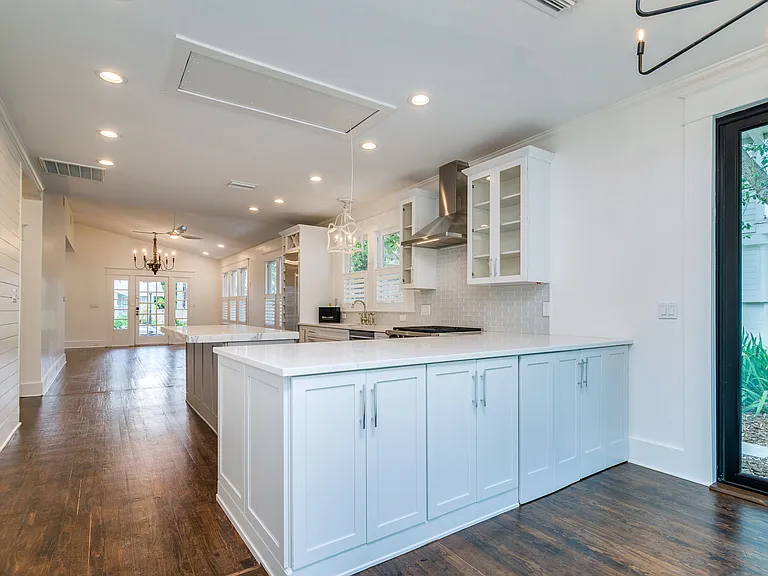 721 S Fielding Ave — Photo 2