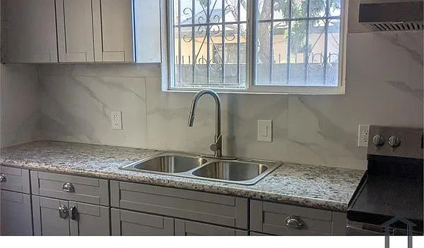 2 bed, $2,650 — Photo 2
