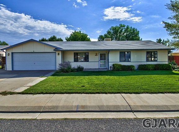 2nd image of 462 Cottonwood Lake Dr