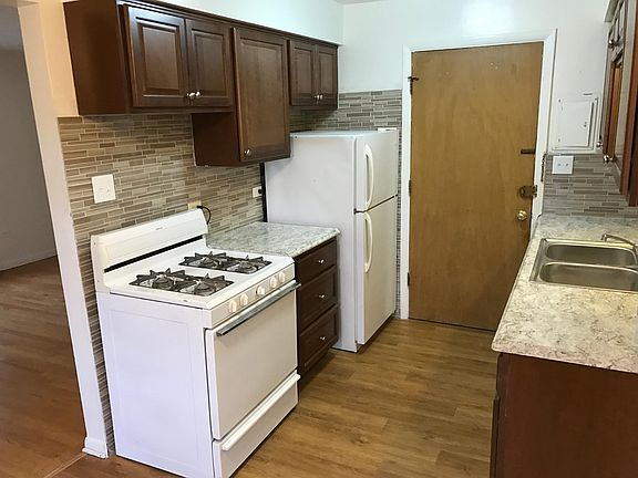 2nd image of 4850 Greenwood Ave #2
