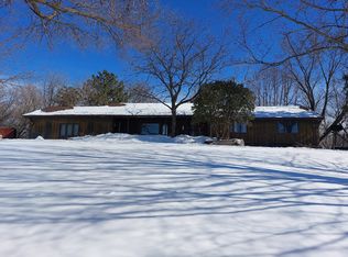 7121 Willow Creek Rd, Eden Prairie, MN 55344