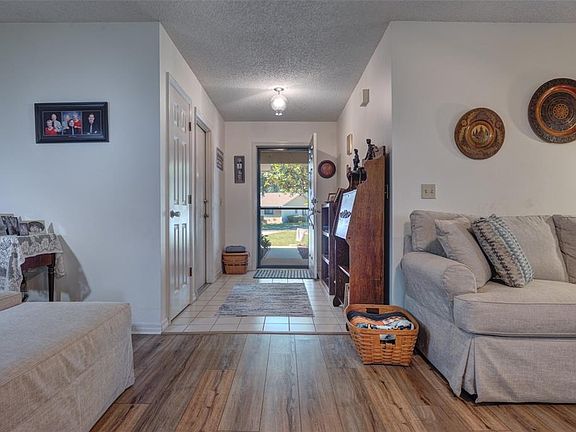 5th image of 1055 W VILLAGE GREEN RD