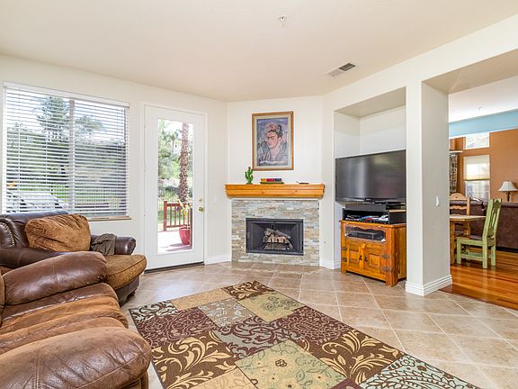 3rd image of 3157 Amberwood Ln