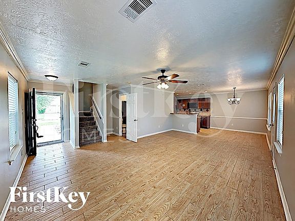 2nd image of 32218 Anne Ln