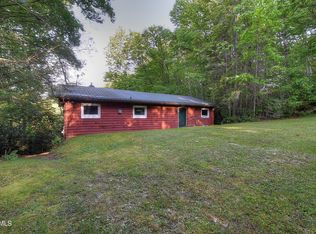 106 Ripshin Lake Rd, Roan Mountain, TN 37687