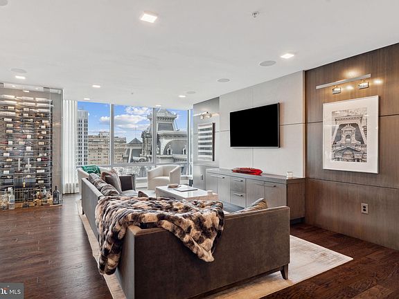 4th image of 1414 S Penn Sq #15DC