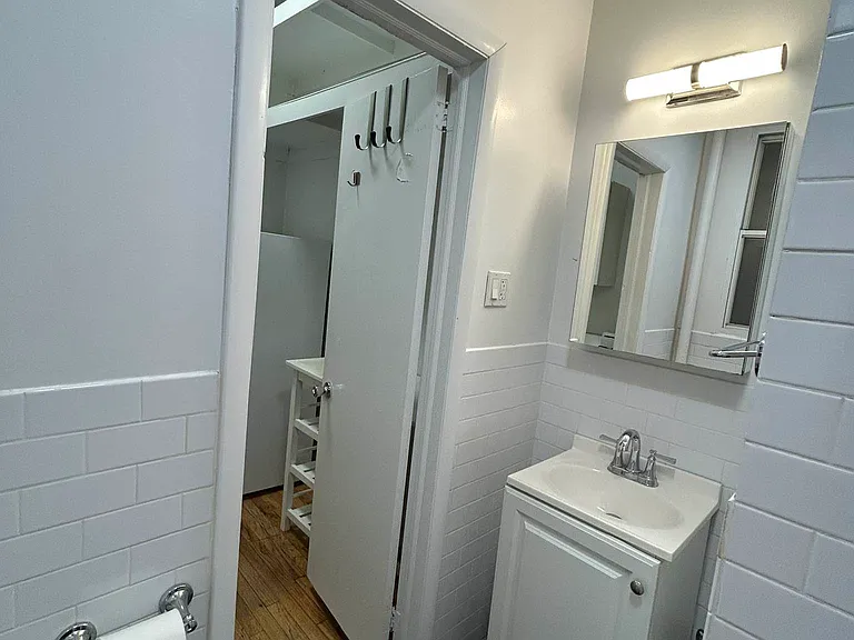 335 E 85th St #1D — Photo 7