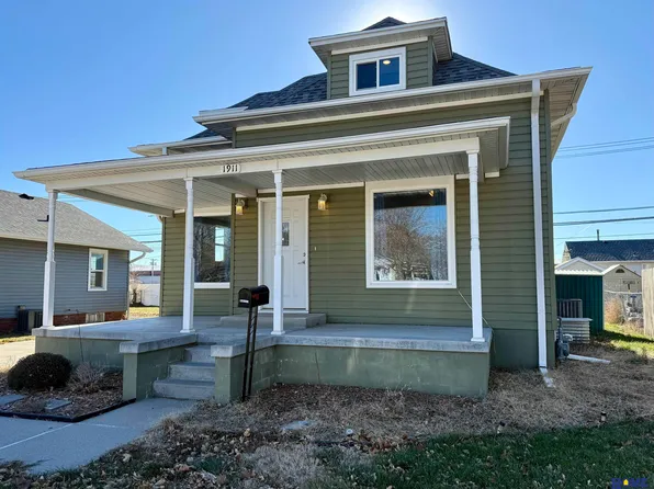 1911 W 3rd St, Hastings, NE 68901