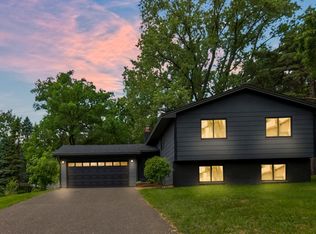 4519 Oak Leaf Dr, Vadnais Heights, MN 55127