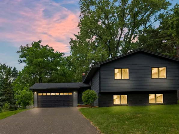 4519 Oak Leaf Dr, Vadnais Heights, MN 55127