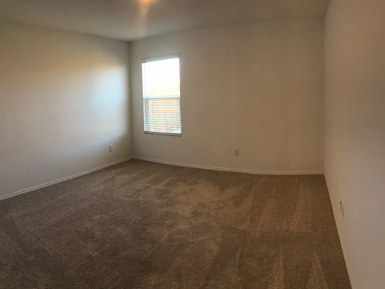 700 Dashwood Dr — Photo 17