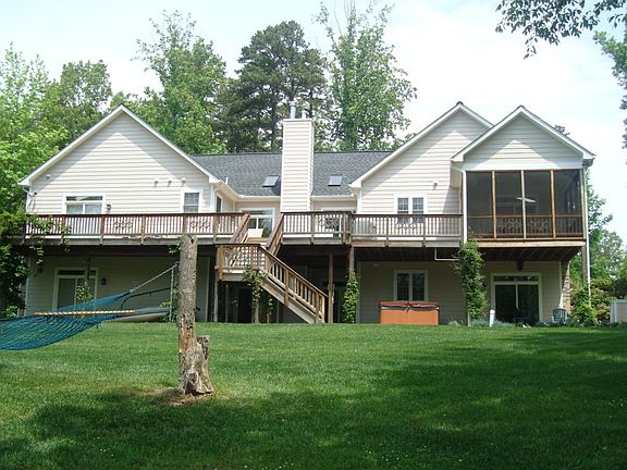 4th image of 386 Spruce Dr