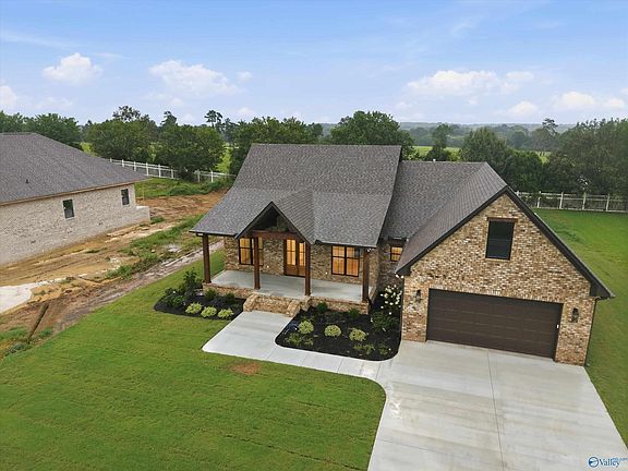 3rd image of 64 Krimson Cir