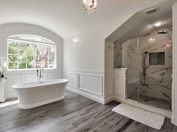 4th image of 32 Kensington Cir