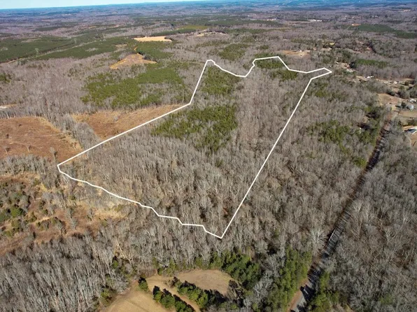 979 Two Mile Creek Rd, Enoree, SC 29335