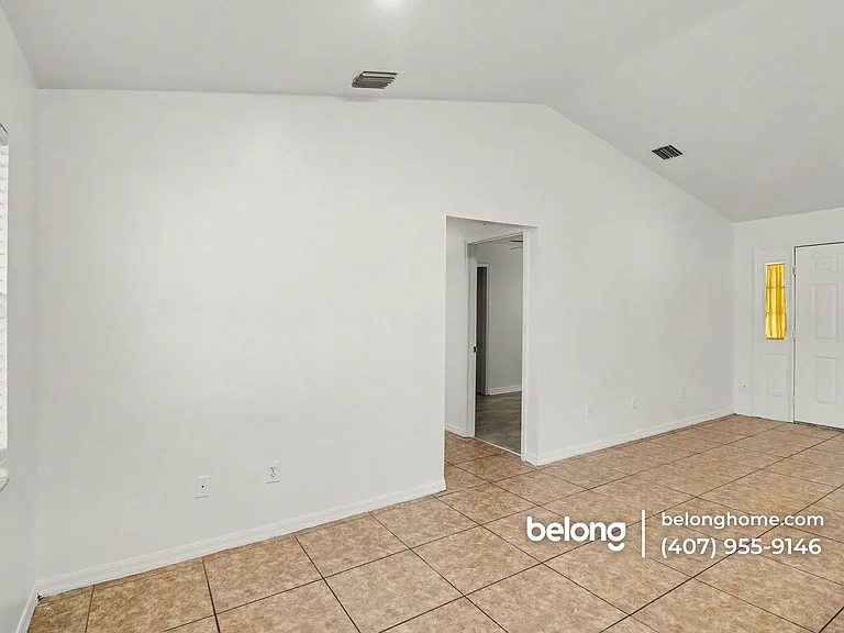 540 W Comstock Ave — Photo 14