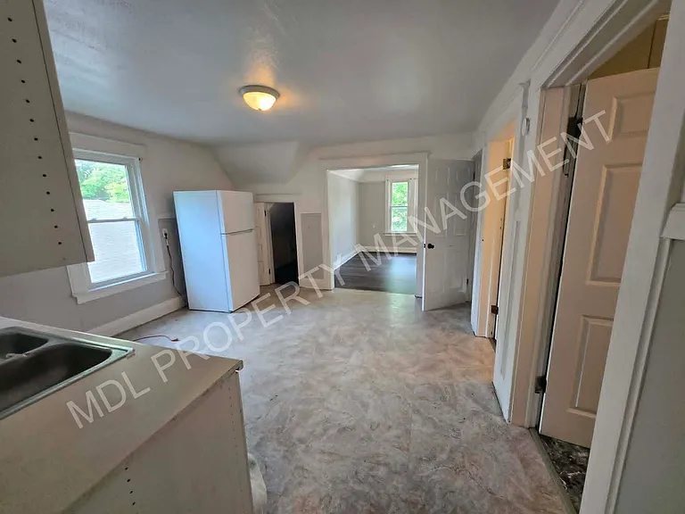 2120 Stark St. — Photo 3