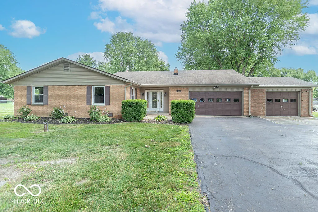 1189 N County Road 475 E photo 1