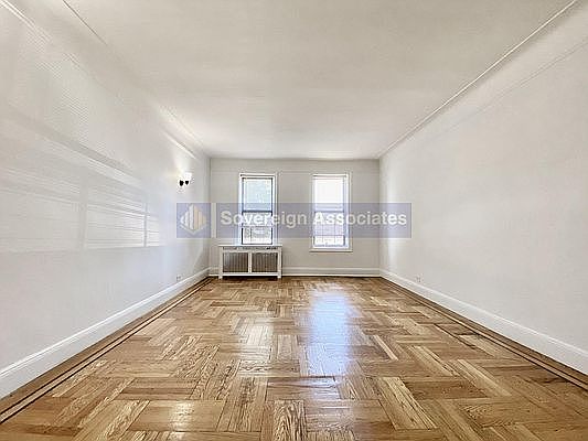 2nd image of 2914 Jerome Ave #1S