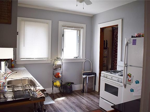 5th image of 1015-17 Washington Pl