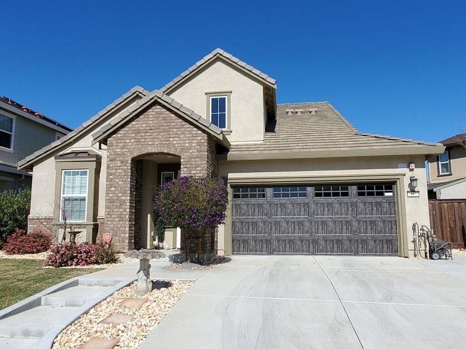 1st image of 433 Crimson Cir