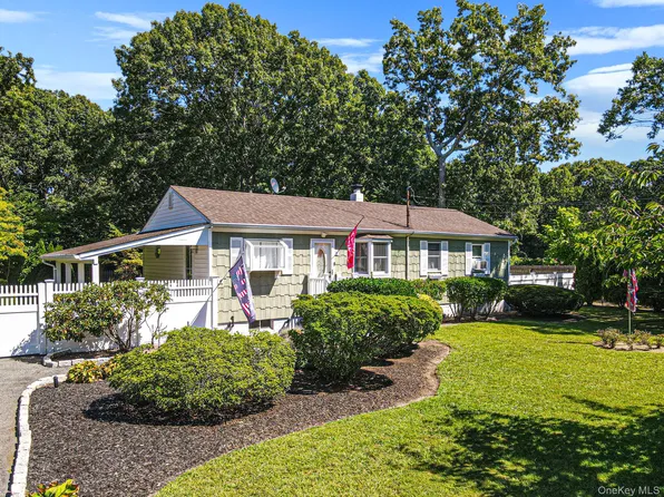 152 Grand Avenue, Shirley, NY 11967