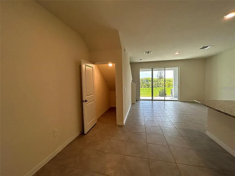 17550 Crescent Moon Loop — Photo 6