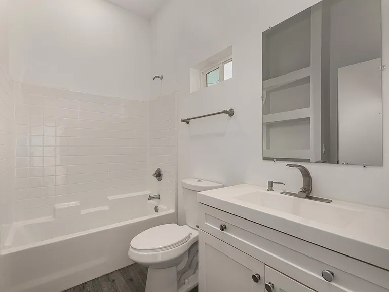 1933 E Monroe St #2 — Photo 7