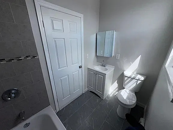 311 S 6th St #3LO — Photo 2