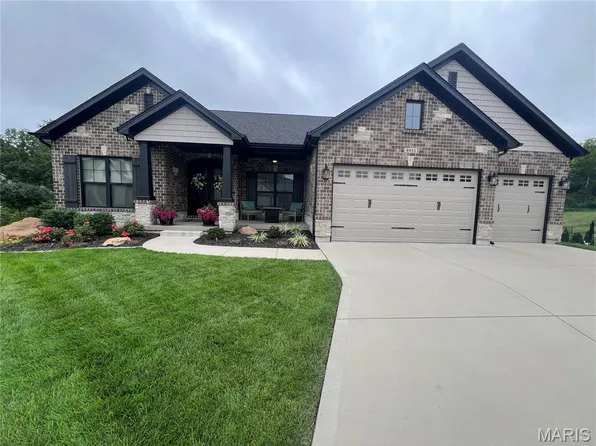 6951 Meadow Haven Ln, Saint Louis, MO 63129