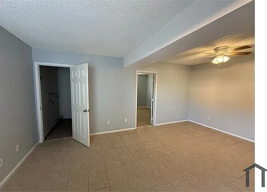 3 bed, $1,900 — Photo 4