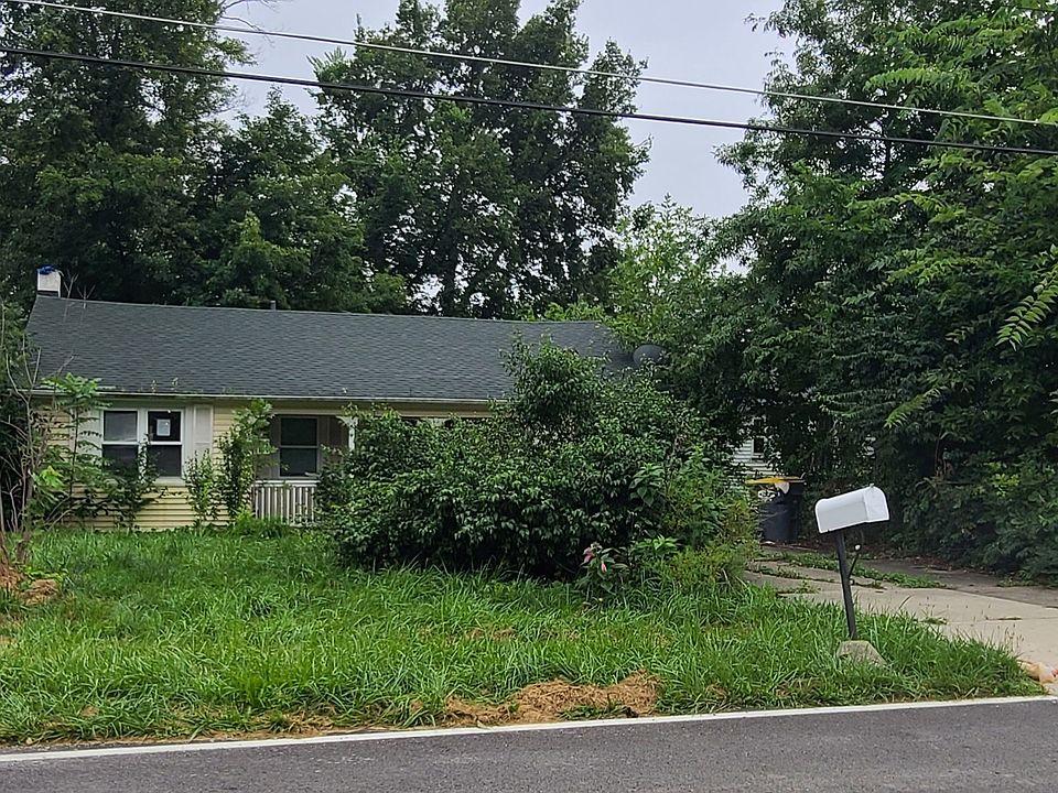 2nd image of 2309 E 5th St