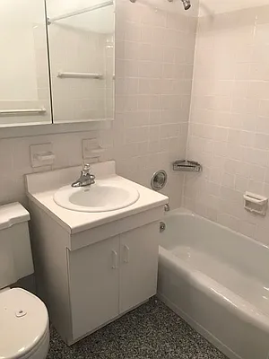 Rented by Carlyle Property Management | media 9