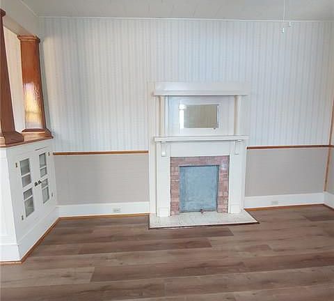 3rd image of 410 S Telemachus St