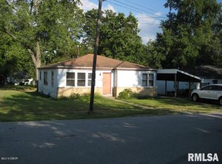 923 N Almond St, Carbondale, IL 62901