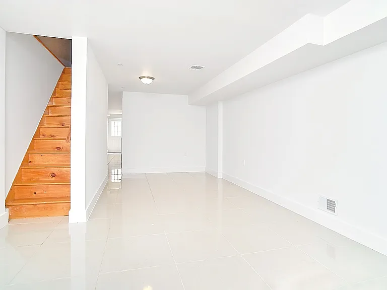 305 Albany Ave #1 — Photo 10