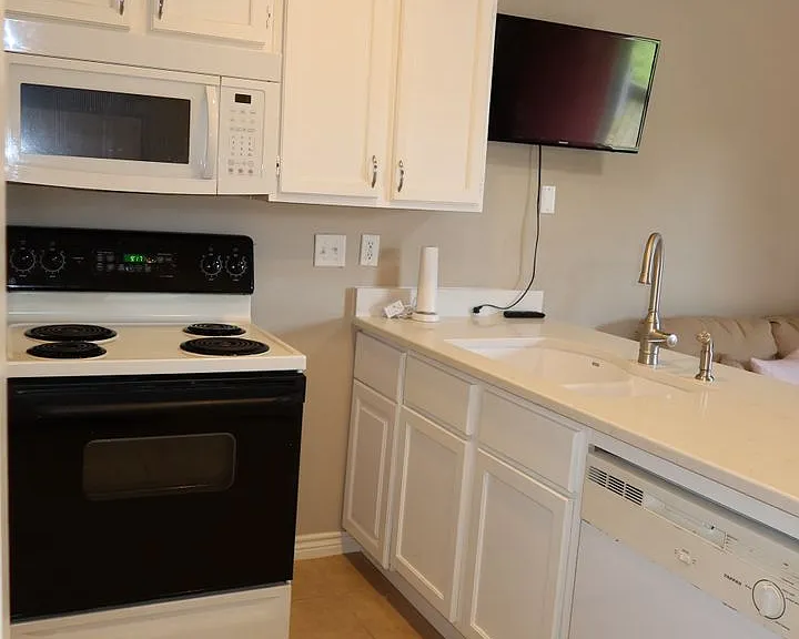 2210 Pearl St #303 — Photo 6