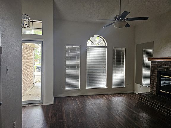3rd image of 801 Running Creek Dr