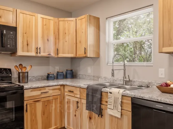 237 E Cofield St Unit A, Aurora, MO 65605