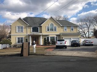 3 Sabatino Ct, Deer Park, NY 11729